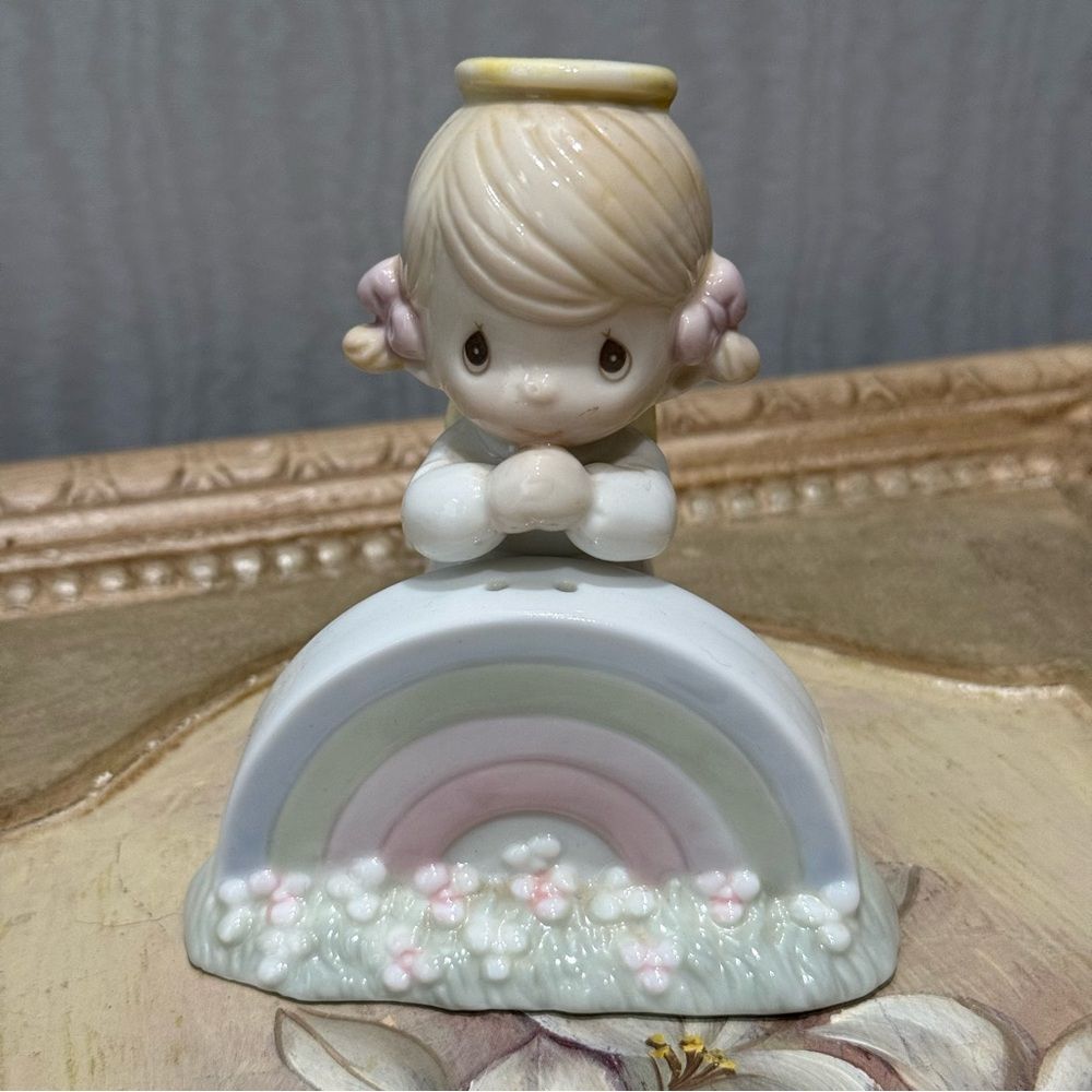 Vintage Enesco Precious Moments Angel Praying Over Rainbow Salt Pepper Shakers